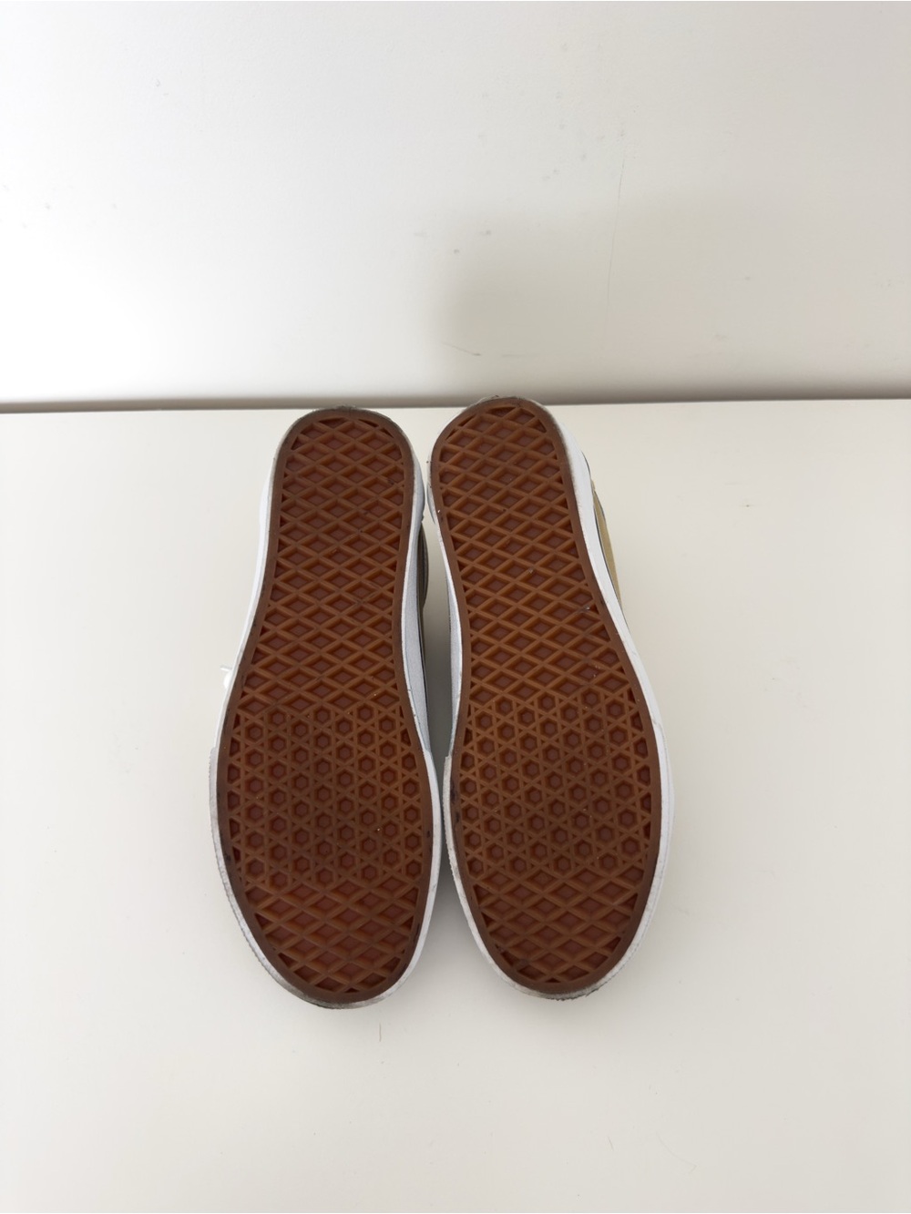 Vans Old Skool Low-Top Sneakers - Picture 7 of 7